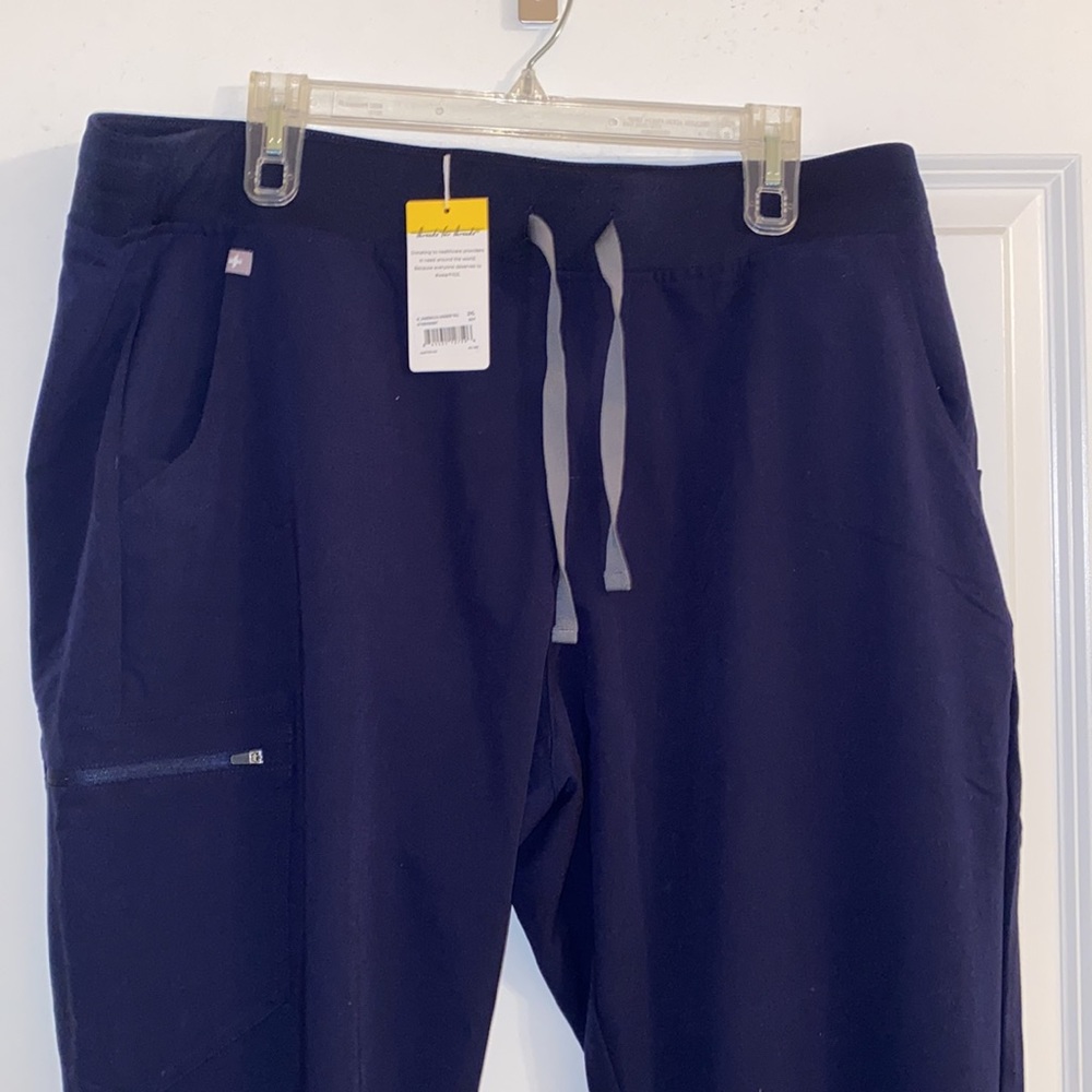 NWT FIGS 2XL JOGGERS